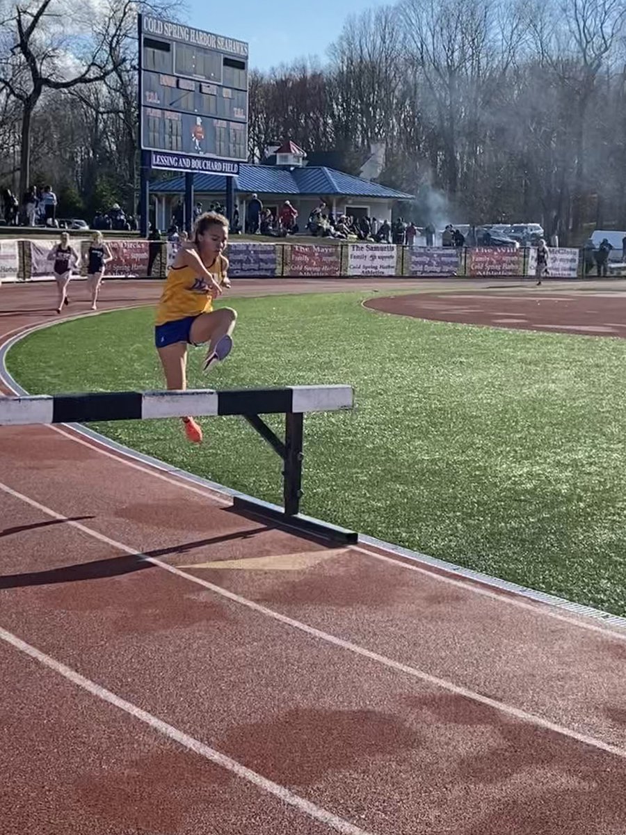 EMXCTF's tweet photo. @l_villafuerte3 picks up the victory in her steeple season debut. #CaptainLeadsTheWay https://t.co/3aW1rvaFV5