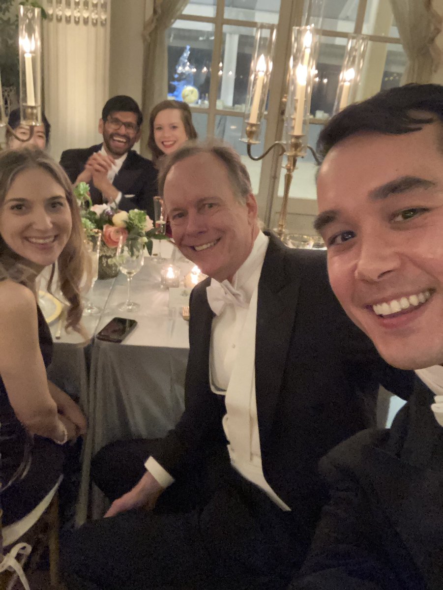 kaelin_lab's tweet photo. Choppin it up with the man https://t.co/gYoh0RXmWK