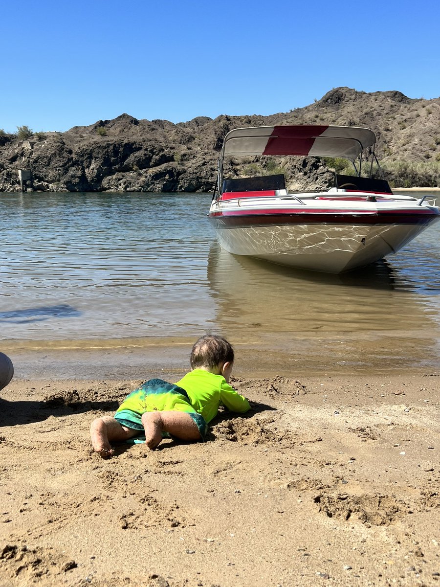 kaylababby's tweet photo. Tan loves the river 😍🦆🌊 https://t.co/baaGpuvyjd
