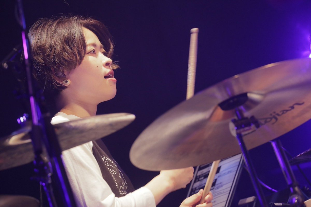 SHISHAMO_BAND's tweet photo. 昨日は、
「SHISHAMO NO OMANEKI TOUR!!! 〜開国2022〜」
Zepp Fukuoka公演でした！

スリーピースの大先輩とのセッション…とんでもなく楽しかったです✨
とにかくずっと笑顔の1日でした☺️

インスタには他にも沢山写真をあげているので、是非チェックして下さいね😉✨(吉川)
https://t.co/yjsOozdXu6 https://t.co/wx9buZlbza