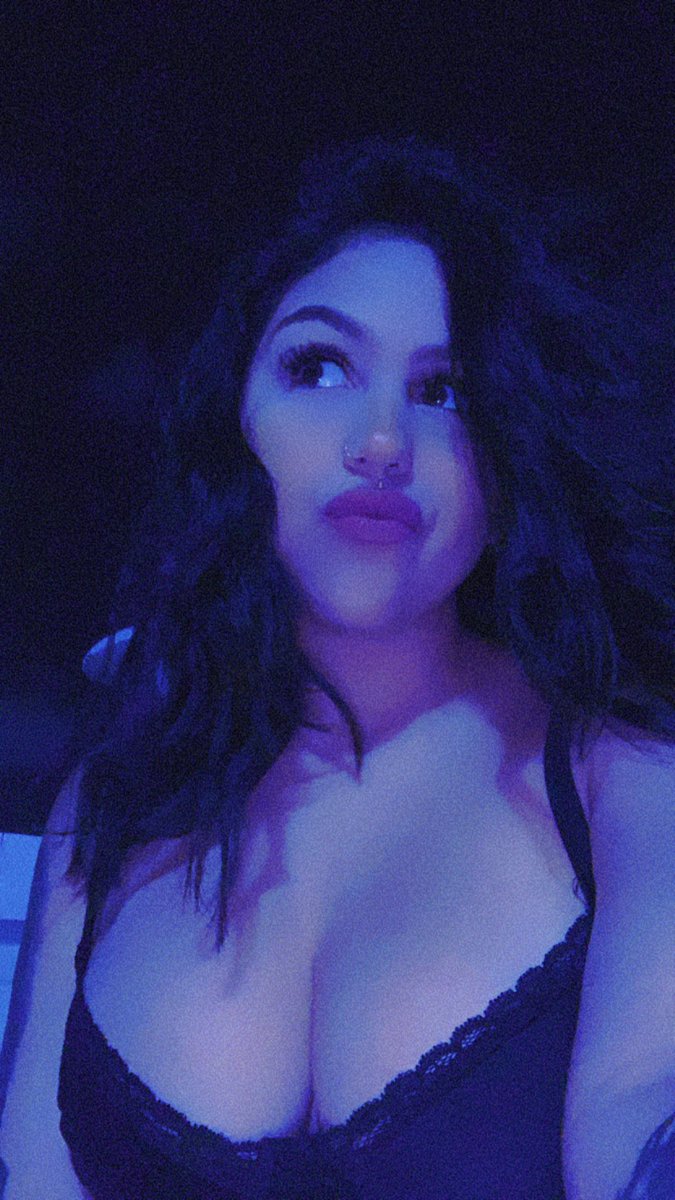 karoolandreaa1's tweet photo. Like y Rt para que los lleven de viaje a la playita en Semana Santa 💜💜 https://t.co/v8sPg8VNis
