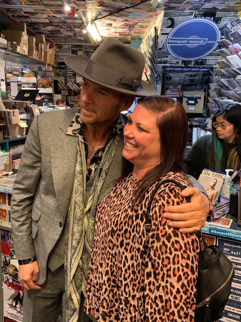 jerahi's tweet photo. Great day @BanquetRecords thanks @mattgoss @jambles1 finally met you in person ❤️🙌🏻😍 https://t.co/MVL3A09Pwc
