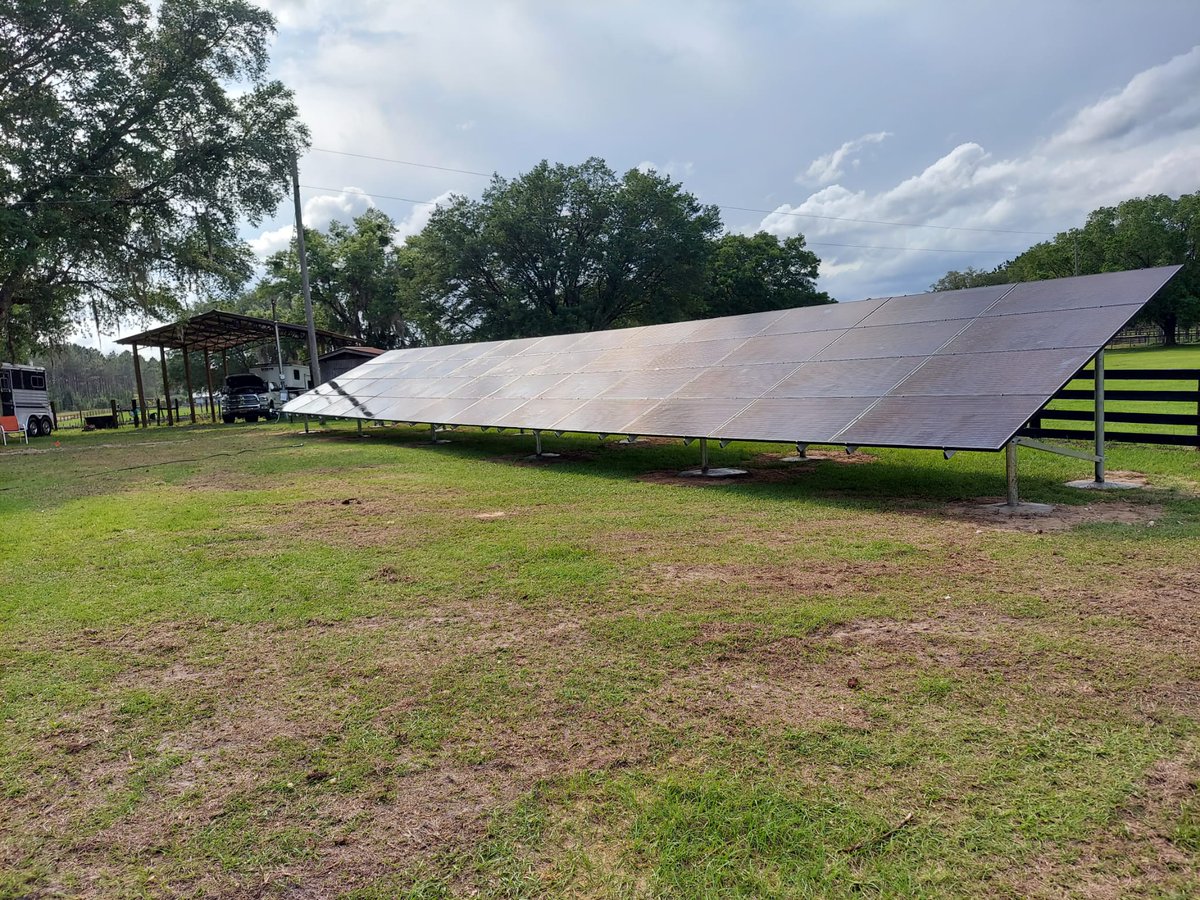 SolarBearCo's tweet photo. Finished the week off with this gorgeous ground mount solar system, thanks to the hard work our team put in! 💪
Get your free solar consultation today and start saving!
https://t.co/QApETYwfme
#solarsaturday #solarbear #solarsystem #groundmountsolar #silfab #floridasolar https://t.co/v6MKjvzVy4