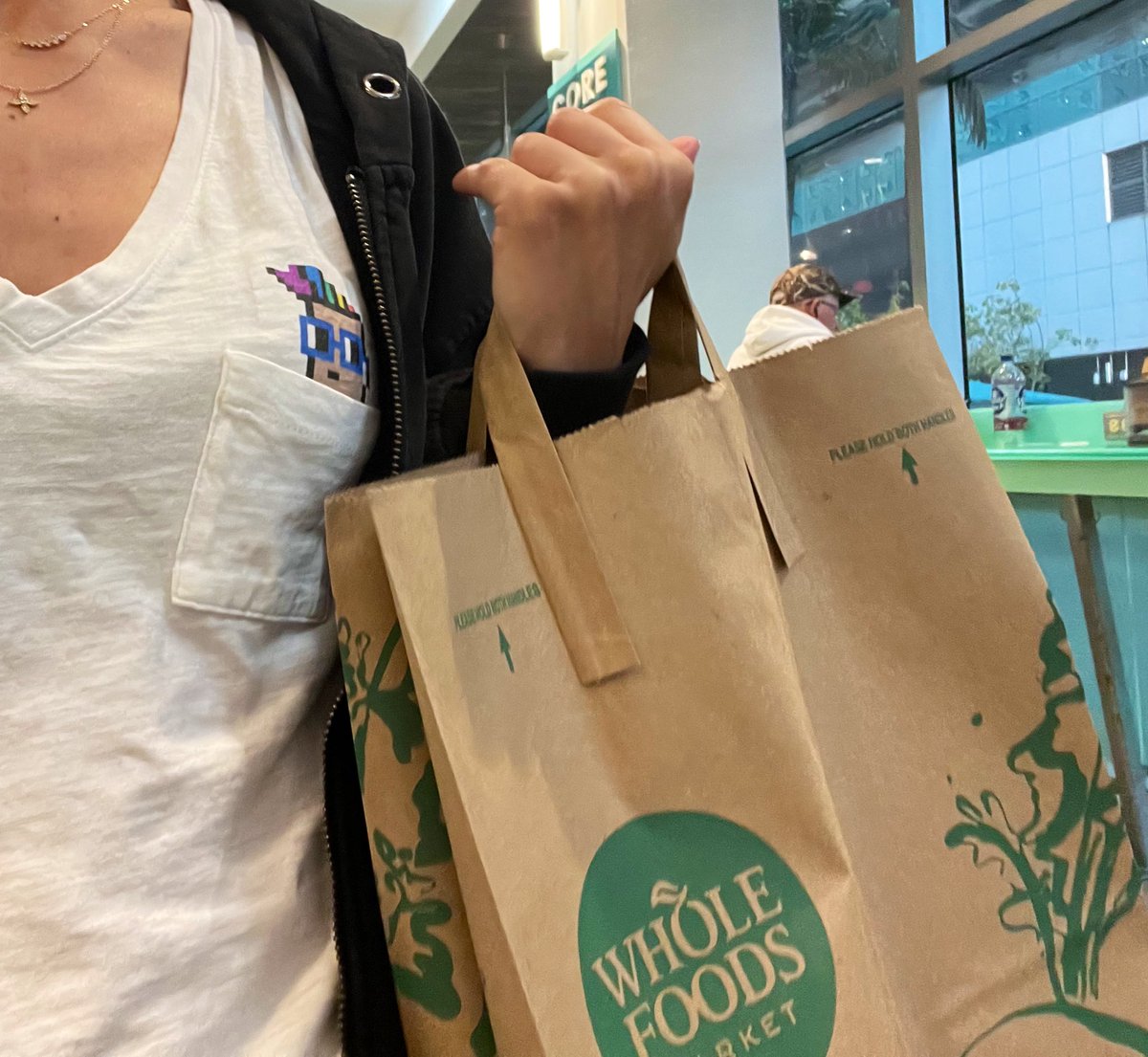 bluprintsmerch's tweet photo. Hey @NounPunks the #OutofPocketNP goes to Whole Foods. #NounPunkintheWild 🤣
Don’t forget to vote!
https://t.co/SnghlP2hdg https://t.co/ast76MkxZi