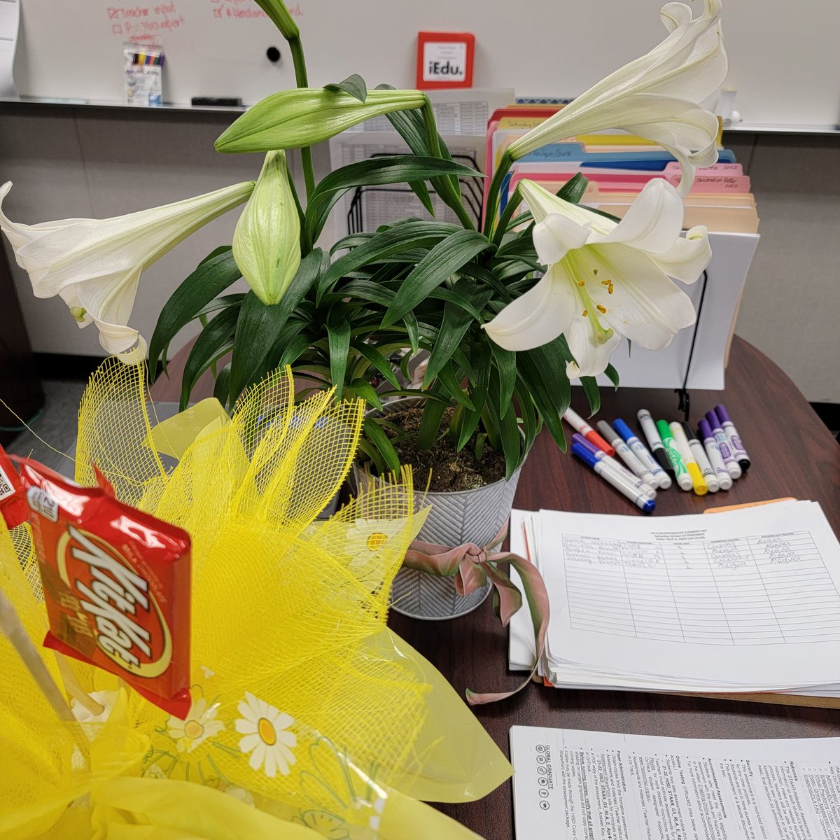 verolopez2020's tweet photo. Thank you staff and students for making Assistan Principal week super special for me!! https://t.co/Ftxewz38FF