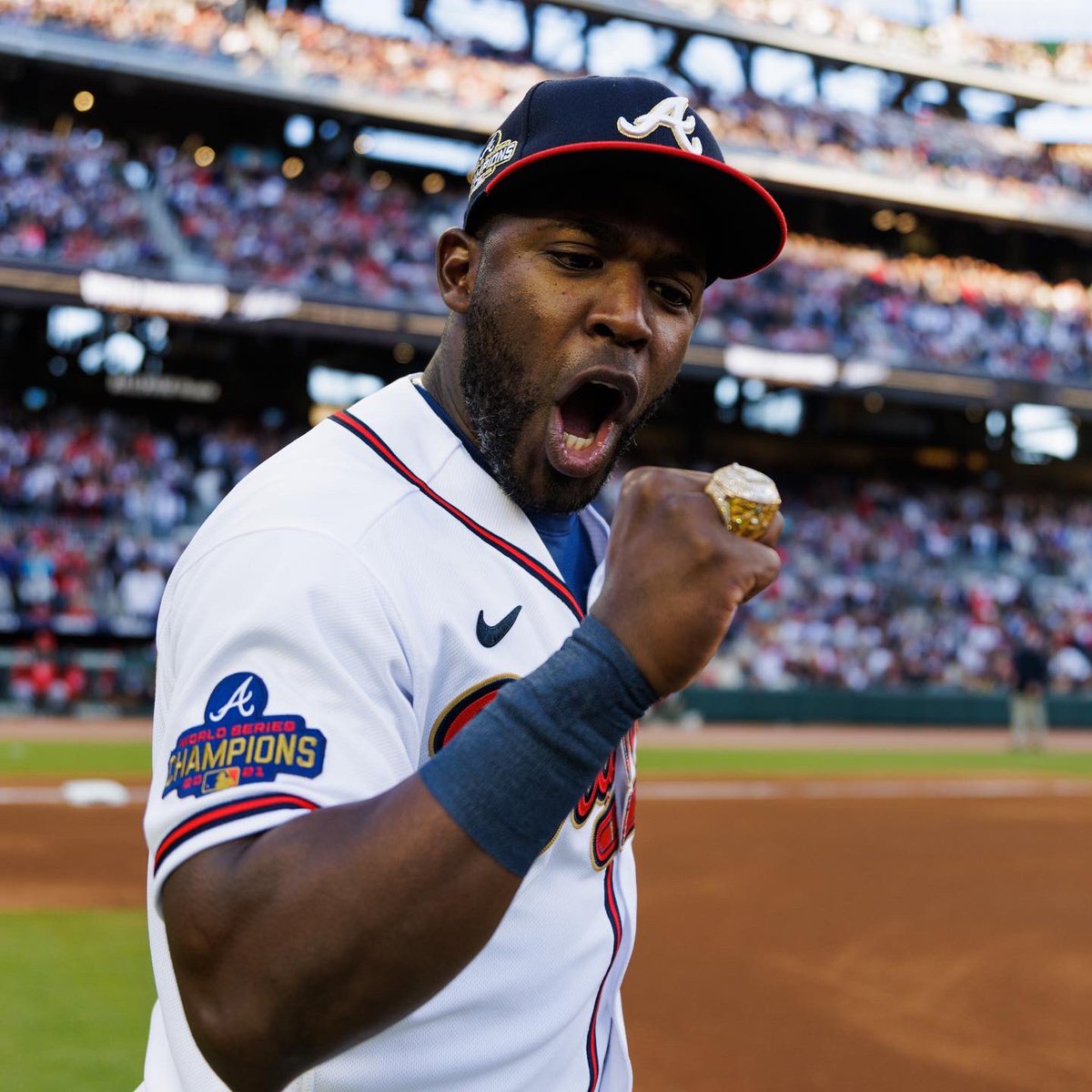 Braves's tweet photo. Rings for the kings.

#ForTheA https://t.co/SGIl5gRSlR