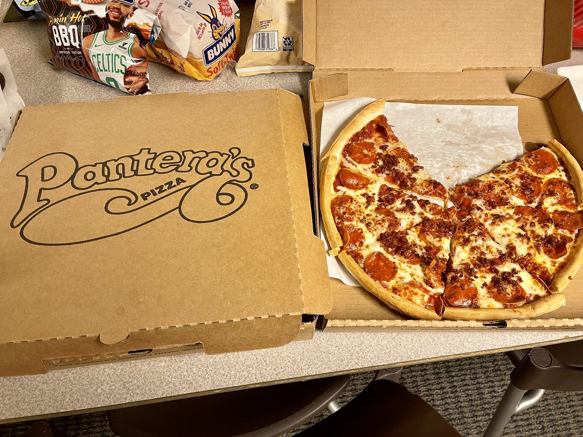 Getting ready for night two of our weekend at The Wildey Theatre with some Pantera's Pizza!

Who's ready?!?!?

#blackmagic #soldout #pizzaparty