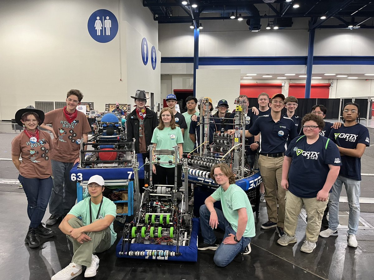 kcal_robotics's tweet photo. @HowdyBots6377 @frc5431 @frc6672 @IronPlaid @vortx3735 Thank you guys for being great alliance partners we had a blast and were so close. https://t.co/4Olp0pQFRX