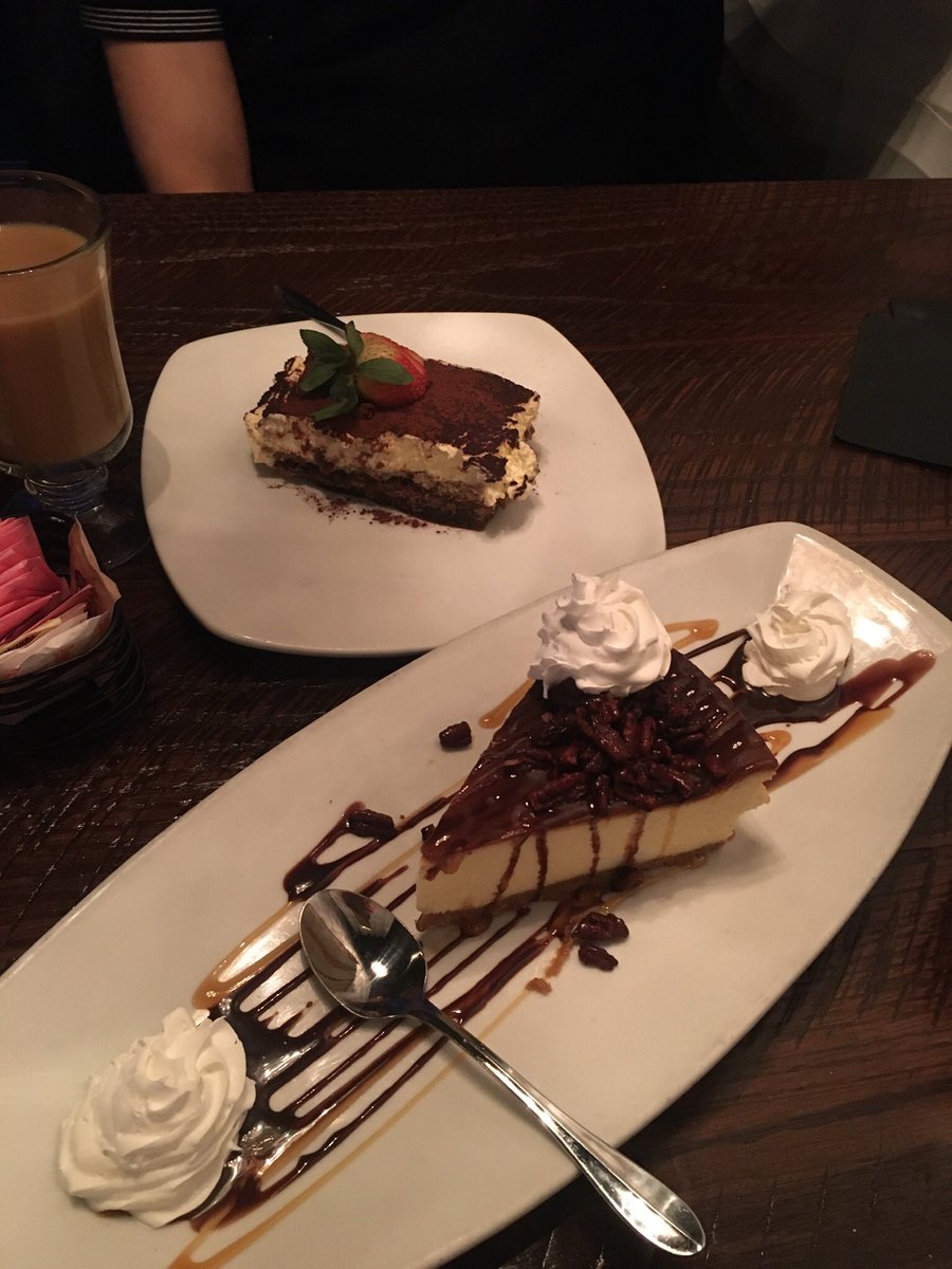 dabletics's tweet photo. #dinner #birthday #Trivs #Strongsville #thirty https://t.co/8ehQN7jOmp