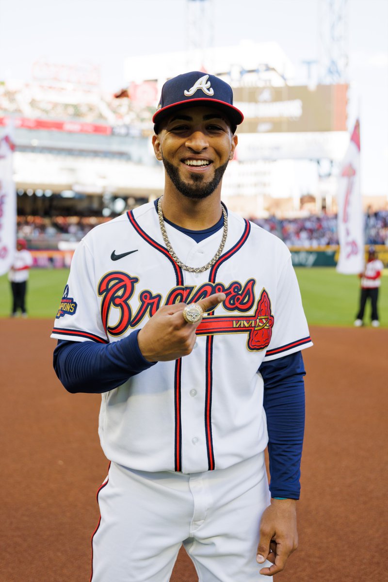 ¡Eddie tiene su 💍! ¡Gracias por hacernos disfrutar toda la #Postseason con tus palotes.

#MLBPuertoRico