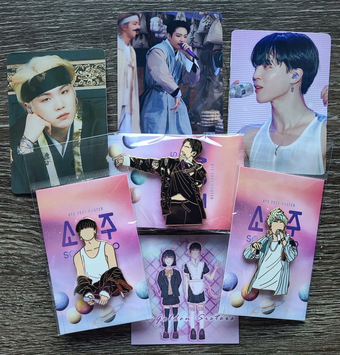 BTSArmyhuimang's tweet photo. Look at the amazing pin mail I got today! I put the pin makers in the order they appear in the pictures. Go check them out! @t_goldensisters @NJJKPINS @sarangtae_pins @CheriePop @chimchimpins https://t.co/x1UBdERQKr