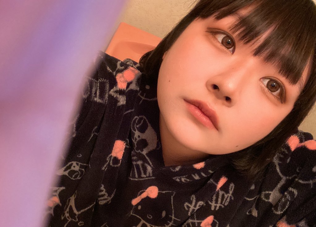 pokazoru's tweet photo. 配信でメイクしたときの https://t.co/BuoCJXaaHd