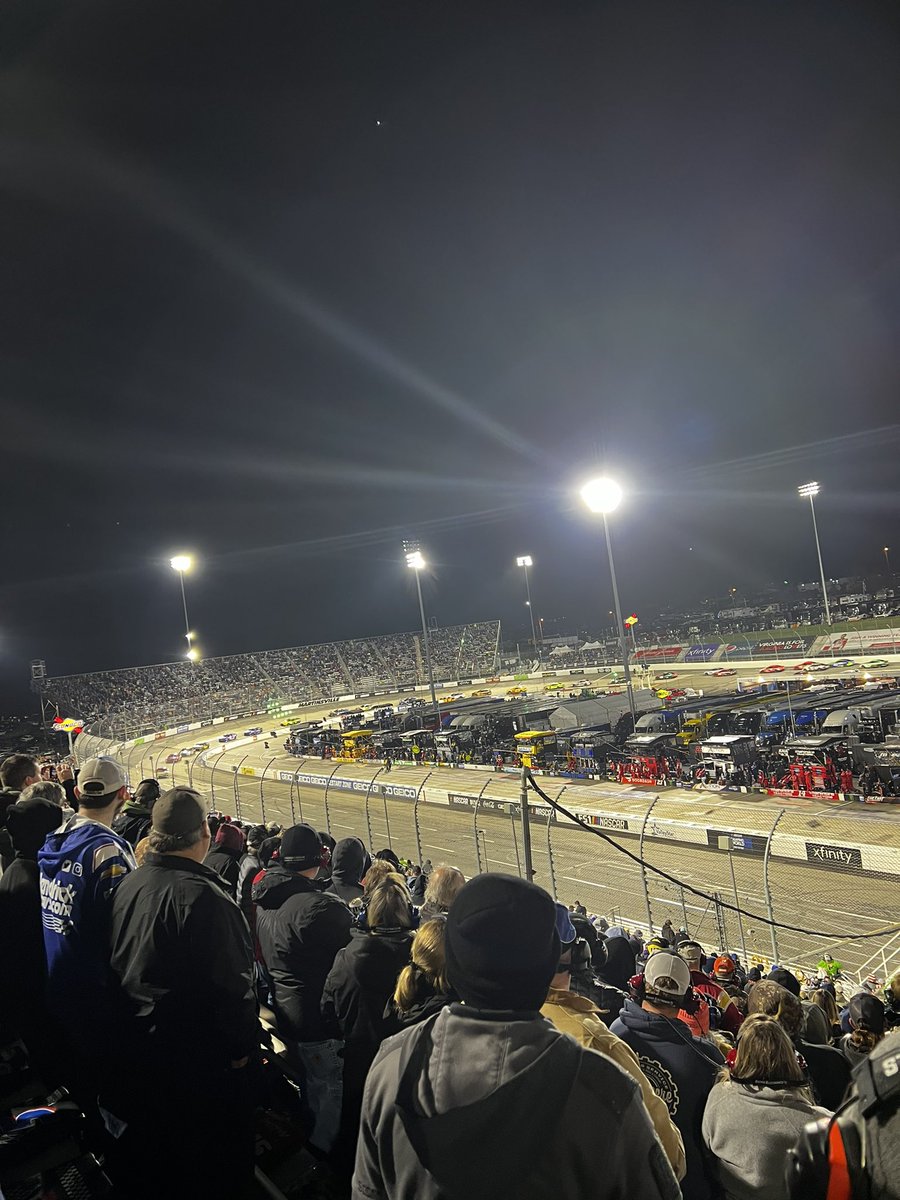 Hursty008's tweet photo. Finally racing at the paperclip !! 🏁🏁 @MartinsvilleSwy https://t.co/fbMgp3pXlD