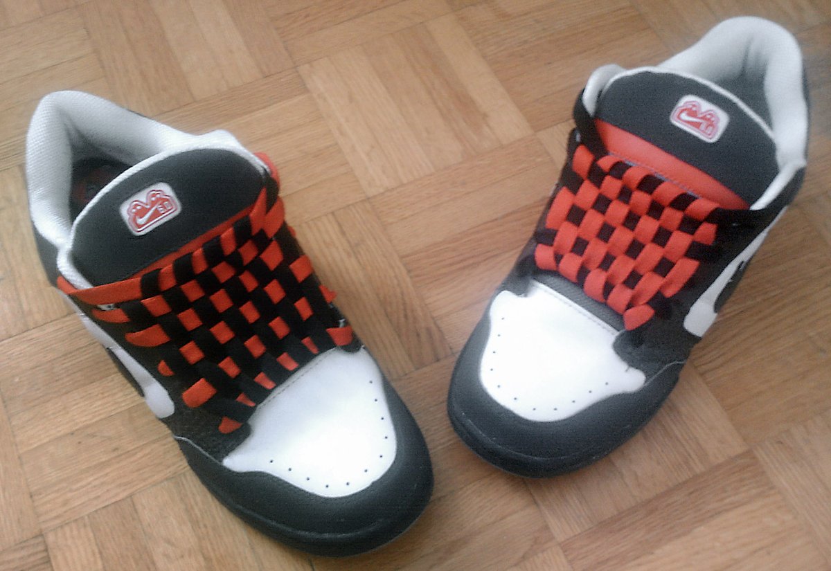 profshoelace's tweet photo. Shoe lacing photo high-res repost (orig. posted in low-res on 14-Dec-2010). Black, white & red Nike Air Morgans laced with red & black “Checkerboard Lacing” (from Dave S.)
https://t.co/YUGqaHXvvM
#black #white #red #nike #airmorgan #nikeair #checkerboardlacing #checkerboard https://t.co/kRCPY9toEj