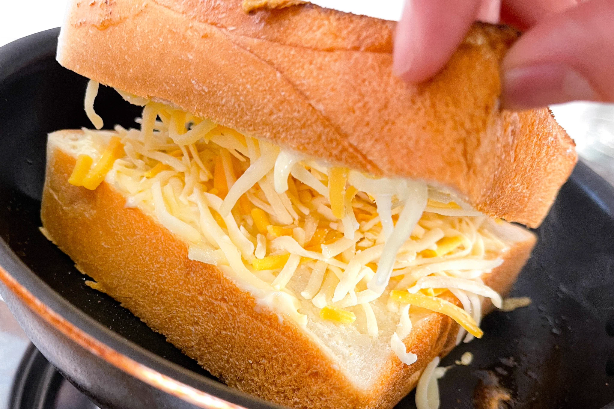 フライパン1つで作れる！ワンパンチーズトースト。