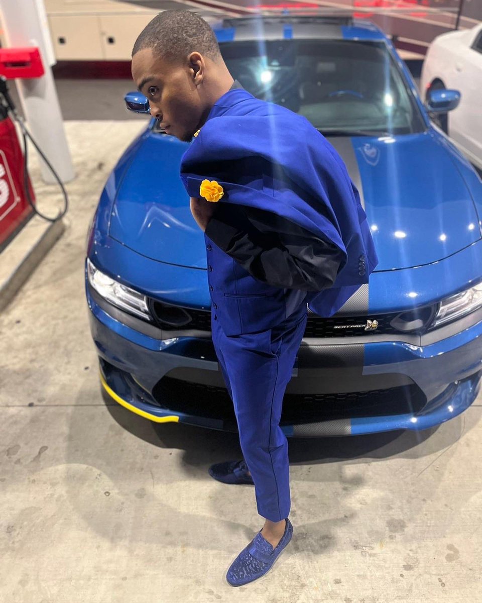 DavinBrogdon's tweet photo. King of Prom🅿️🐝 https://t.co/jJPVeb20eC