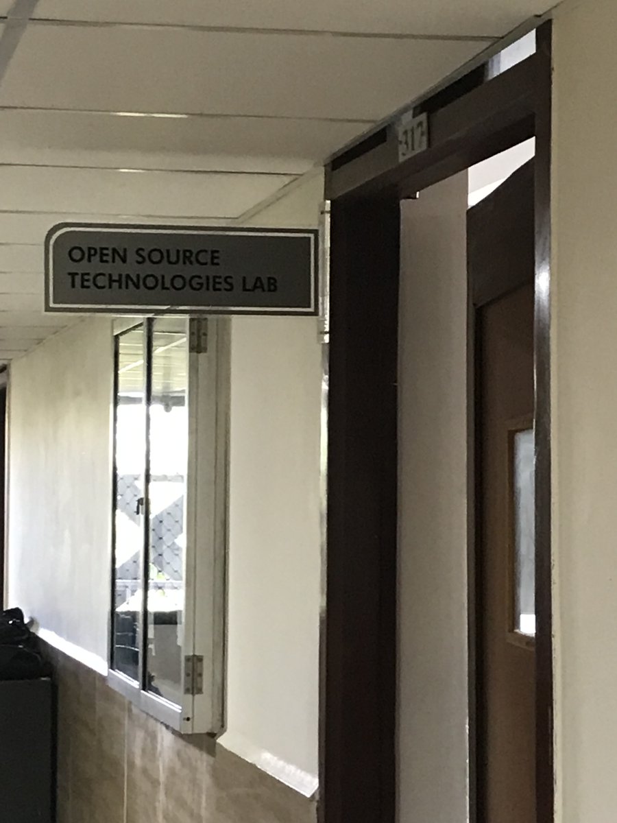 theBeginner86's tweet photo. Didn't know my college is also committed to Open Source tech 😄

Now the only question is what will they teach here?🤓👨‍💻🤔

#OpenSource #technology #offlinecollege https://t.co/GCHlTGrlKq