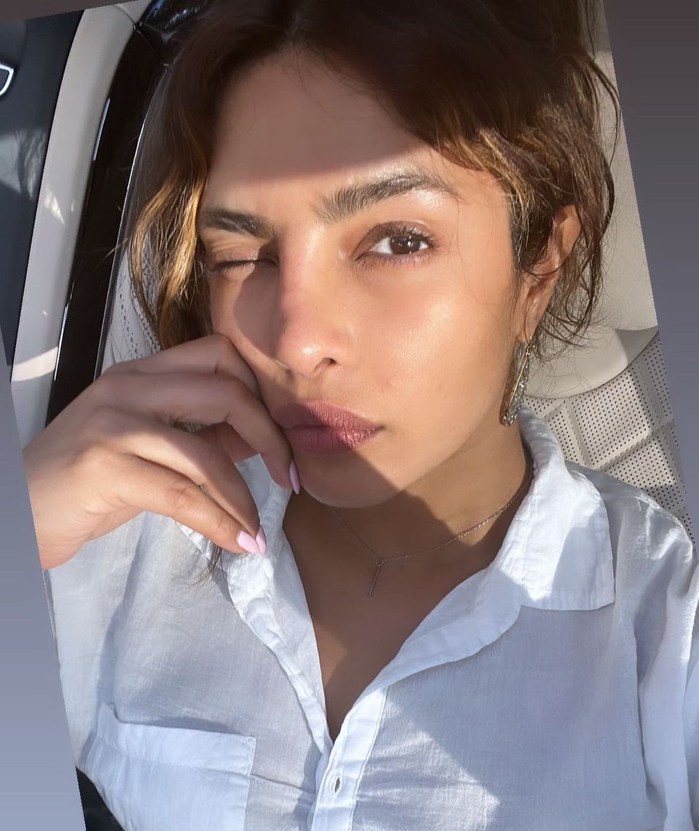 PriyankaDaily's tweet photo. “Just here.. Gettin’ thru 💪🏽! 
❤️🙏🏽”— via @priyankachopra instagram. https://t.co/88O9rSbdXO