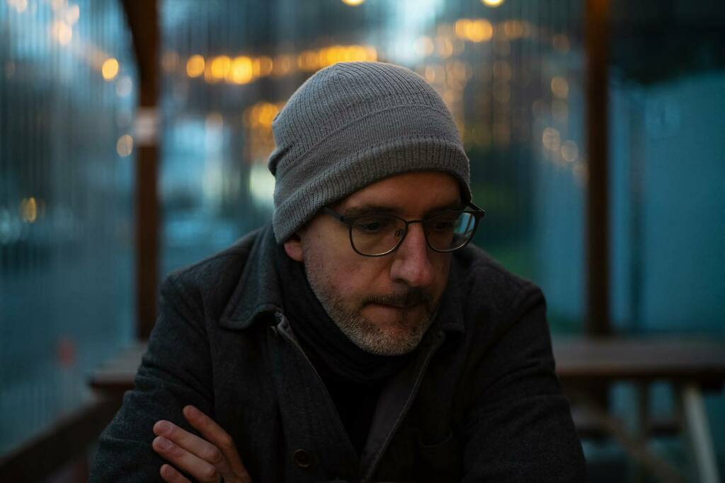 stirwise's tweet photo. Reluctant model
.
.
#outdoordining #nightlife #streatery #seattle #capitolhillseattle #leicam #leicam10 #hexanon50mmf2 #konica #mhexanon #moodygrams https://t.co/FkbwXyoiRv