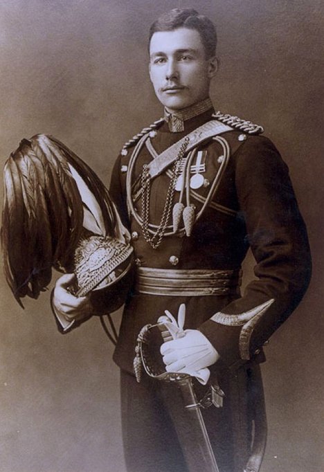 Sir Robert Lucas-Tooth’s middle son, Douglas Keith Lucas Lucas-Tooth went to France with the British Expeditionary Force. On 24/8/1914 he heroically extracted his men after the assault. He received a DSO for his actions. Douglas died in the Battle of Aisne on 14 September 1914.