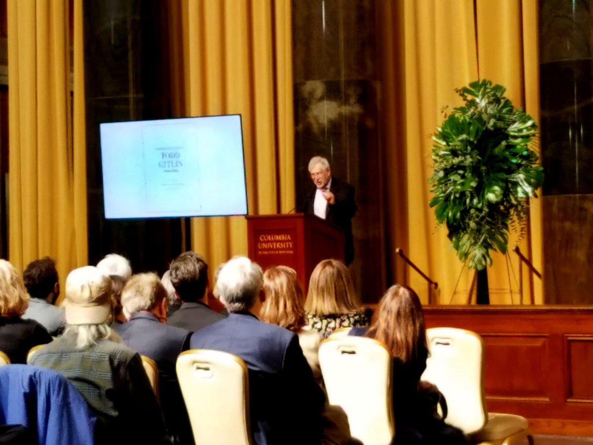 DaleMaharidge's tweet photo. #toddgitlin memorial: 200 came to Low Library @ColumbiaUniver today. As @vanessamobley pointed out, not one speaker invoked God/Deity. Message: organizing/activism is his legacy. Great to see colleagues @ninaberman @SamuelGFreedman @winnieokelley & others there. #SDS https://t.co/YiRbFE6g6c