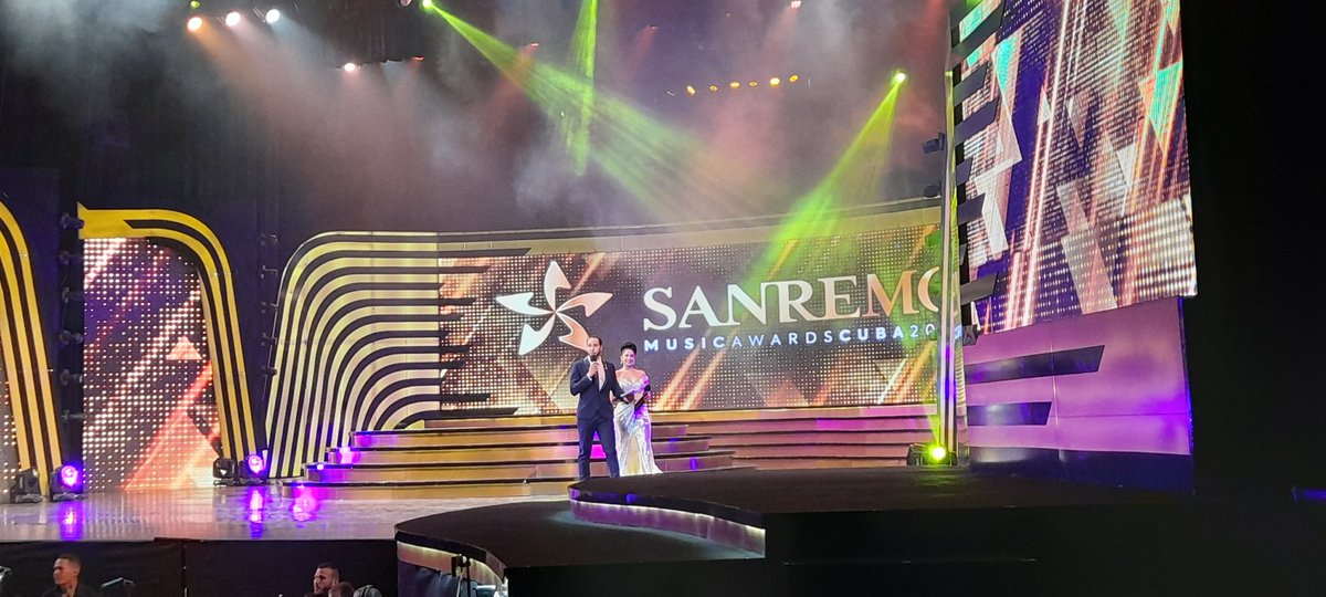 Inicia la cuarta y última gala del concurso de interpretación del #SanRemoMusicAwards #Cuba ya estan los nervios de punta...#CubaesCultura <a href="/EGREMOFICIAL/">EGREM</a> <a href="/CubarteES/">Cubarte</a>