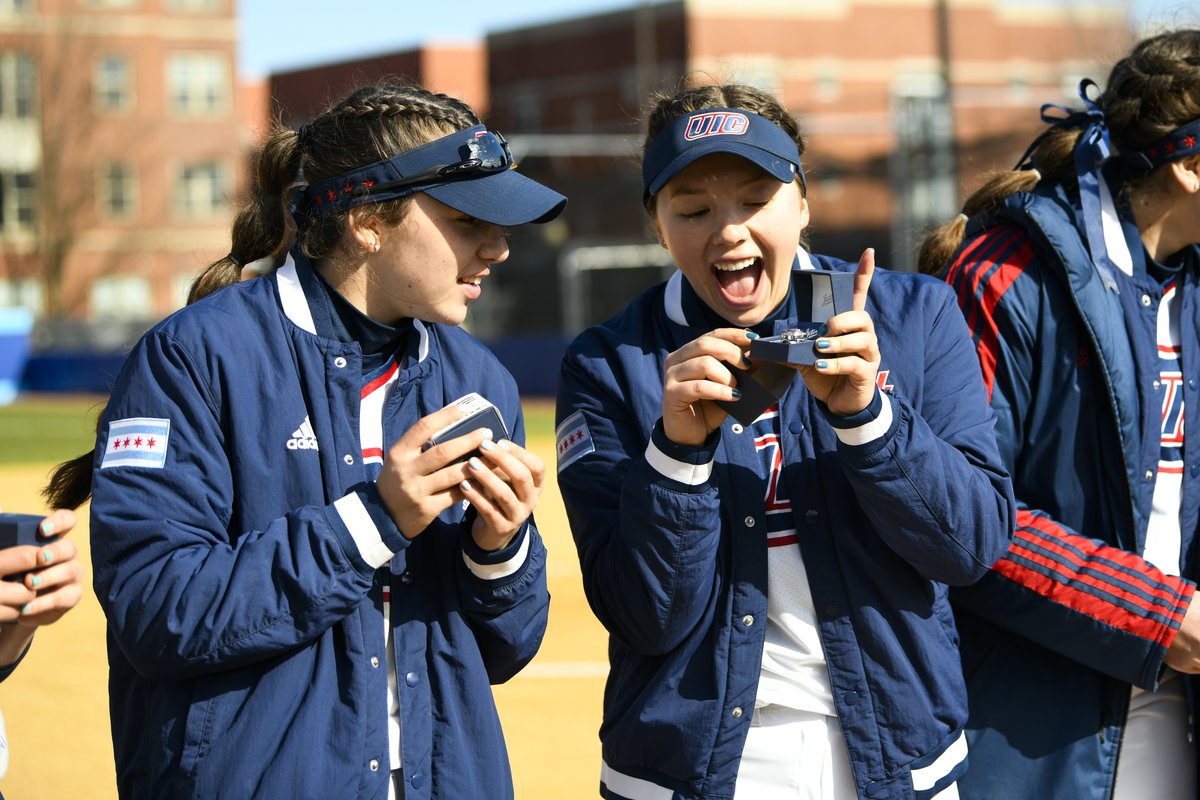 UIC_Softball's tweet photo. A long day at the ballpark resulted in a doubleheader split with Green Bay... and some new bling!!

Here's the full recap: https://t.co/bQzEENTGS0

#FireUpFlames https://t.co/KqRE7OPfVQ