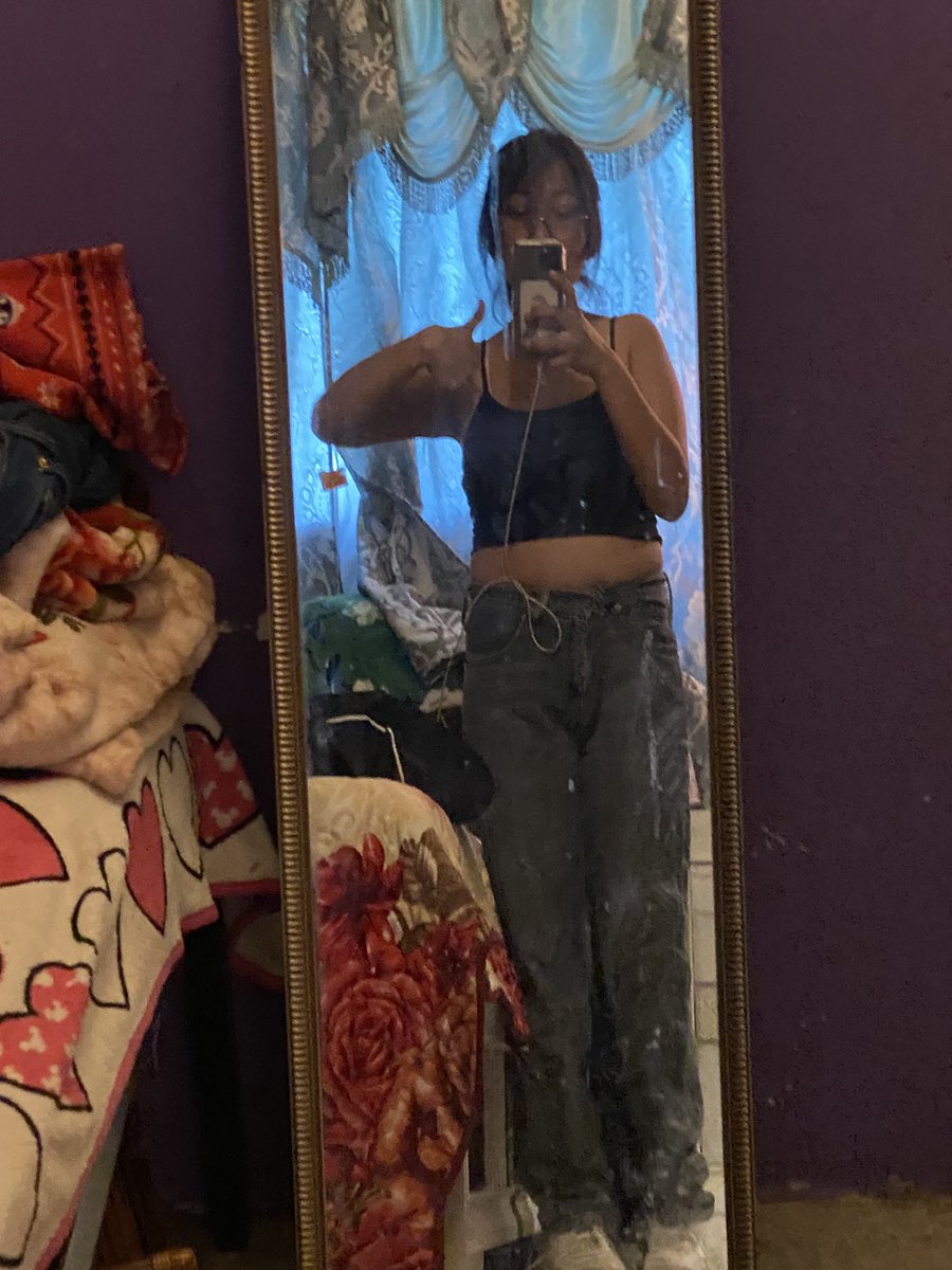 bubblenyang's tweet image. #basicoutfit with a nike sweater