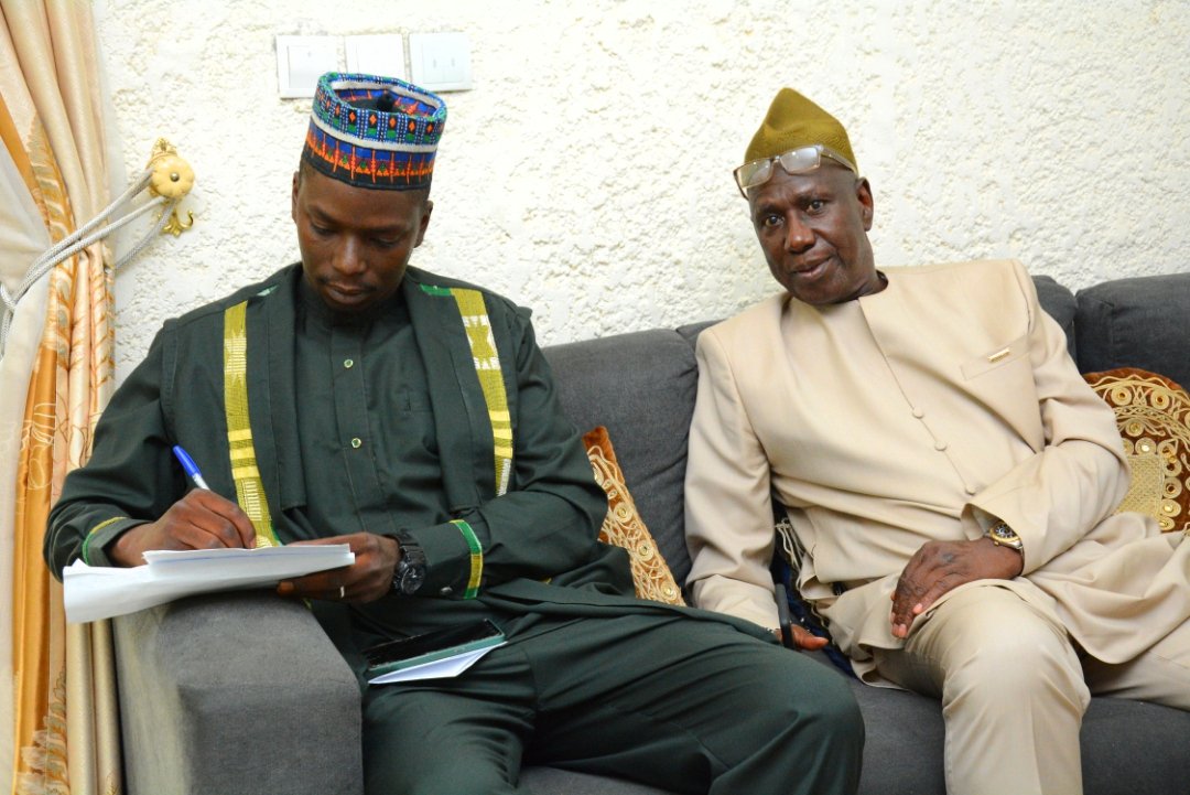 lafreecano's tweet photo. J'ai toujours rêvé de paraphraser une certaine #YoussLine et ce jour est enfin arrivé.
Le bonheur a un nom ; le mien, mon épouse et moi l'avons appelé Amadou Tidjan Baïla Traoré, du prénom de mon père. Amin.
Merci à la TL qui m'a fait l'honneur d'y être bien représenté. ❤ https://t.co/l4PAThVMe5