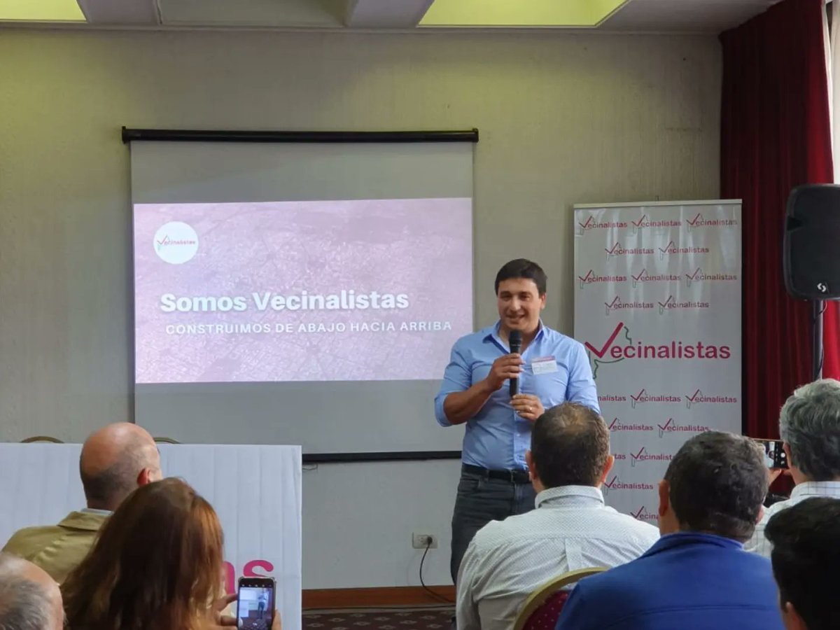 GerardoJazmin's tweet photo. Congreso provincial de @VecinalistasBA ,pedimos Autonomía municipal,Boleta única.
Convocamos a construir un proyecto de abajo hacia arriba. https://t.co/sGr4Ls1ijr