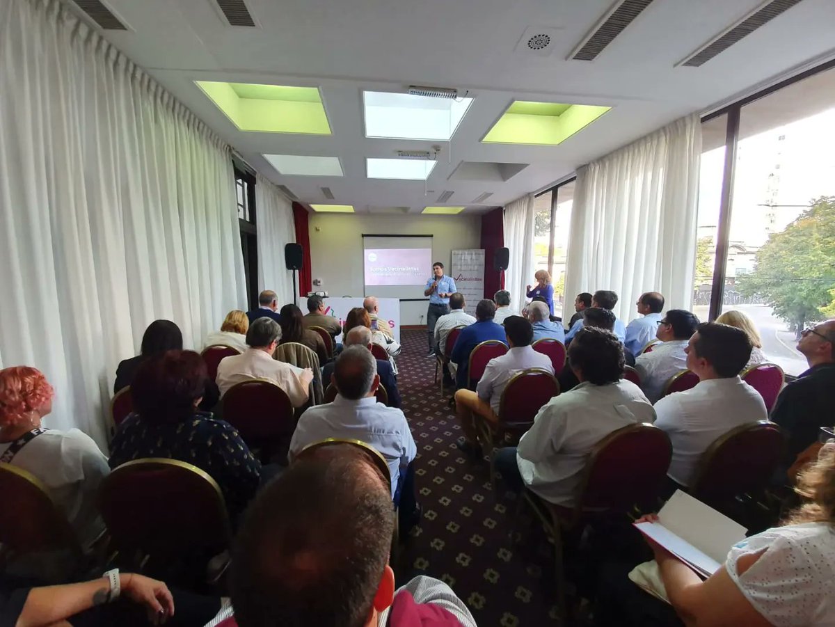 GerardoJazmin's tweet photo. Congreso provincial de @VecinalistasBA ,pedimos Autonomía municipal,Boleta única.
Convocamos a construir un proyecto de abajo hacia arriba. https://t.co/sGr4Ls1ijr