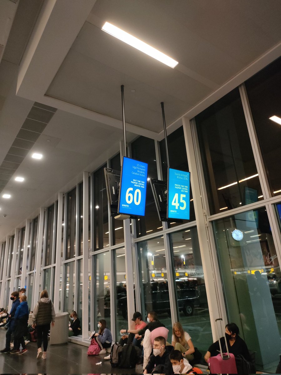 Fedex2001's tweet photo. @CarlGD @JFKairport Their "communication" says 45 Minutes! They even make fun of us. Really a nice welcome to NYC! https://t.co/8S2fOduKYT