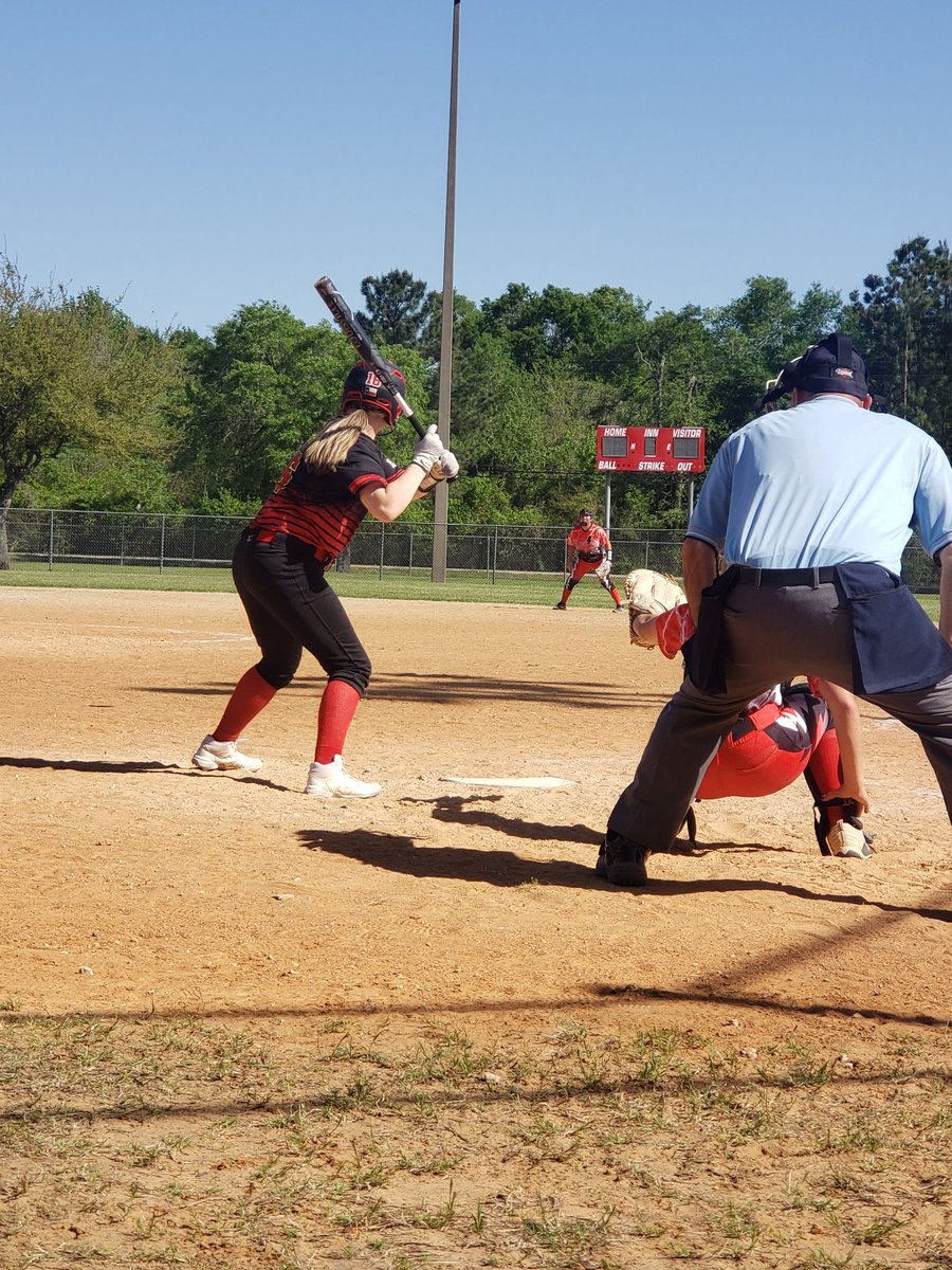 joccywall09's tweet photo. Joccy played in 4 games today batting .600 while crushing a ball too. Also her pitching looked great too. Her team also was apart of an amazing no-hitter against a great Texas Thunder 14u team! Way to go #IHartFastpitch #PGFnetwork #ExtraInningSB #CoastRecruits #FutureLPBulldog https://t.co/vwMQoMaRpt