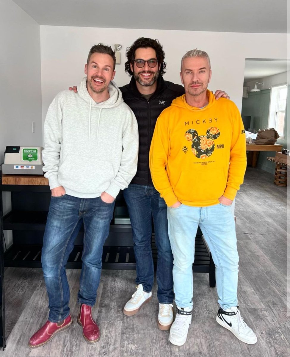 LouLouKolt19's tweet photo. Look at that smile! Tom, I love the hair! And omg I know those two! Ahhh! Had no idea they opened shop! So happy to see this. I really needed it. Hope we were good to you Tom! Can't wait for where to next! 
#TomEllis #ColinAndJustin
Cr: Colin &amp; Justin IG https://t.co/FmYTB3L6PE