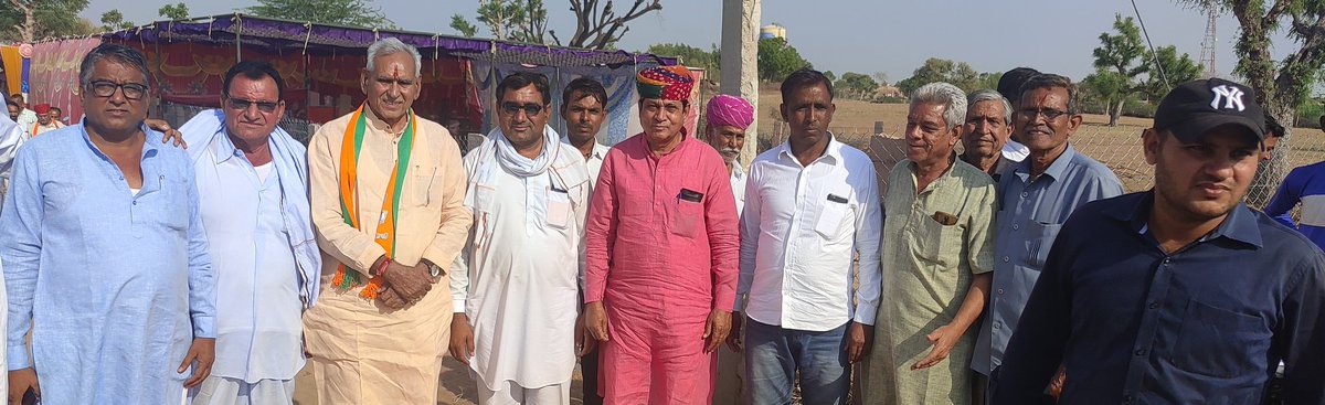 AjaysinghKilak's tweet photo. @BJP4Rajasthan के प्रदेश अध्यक्ष श्री @DrSatishPoonia जी का ड़ेगाना विधानसभा क्षेत्र में पधारने पर भाजपा सांजू मंडल के कार्यकर्ताओं व पदाधिकारियों द्वारा स्वागत-अभिनंदन किया गया। 
@crchaudharymos @BJP4India https://t.co/K7N0P6CIMV