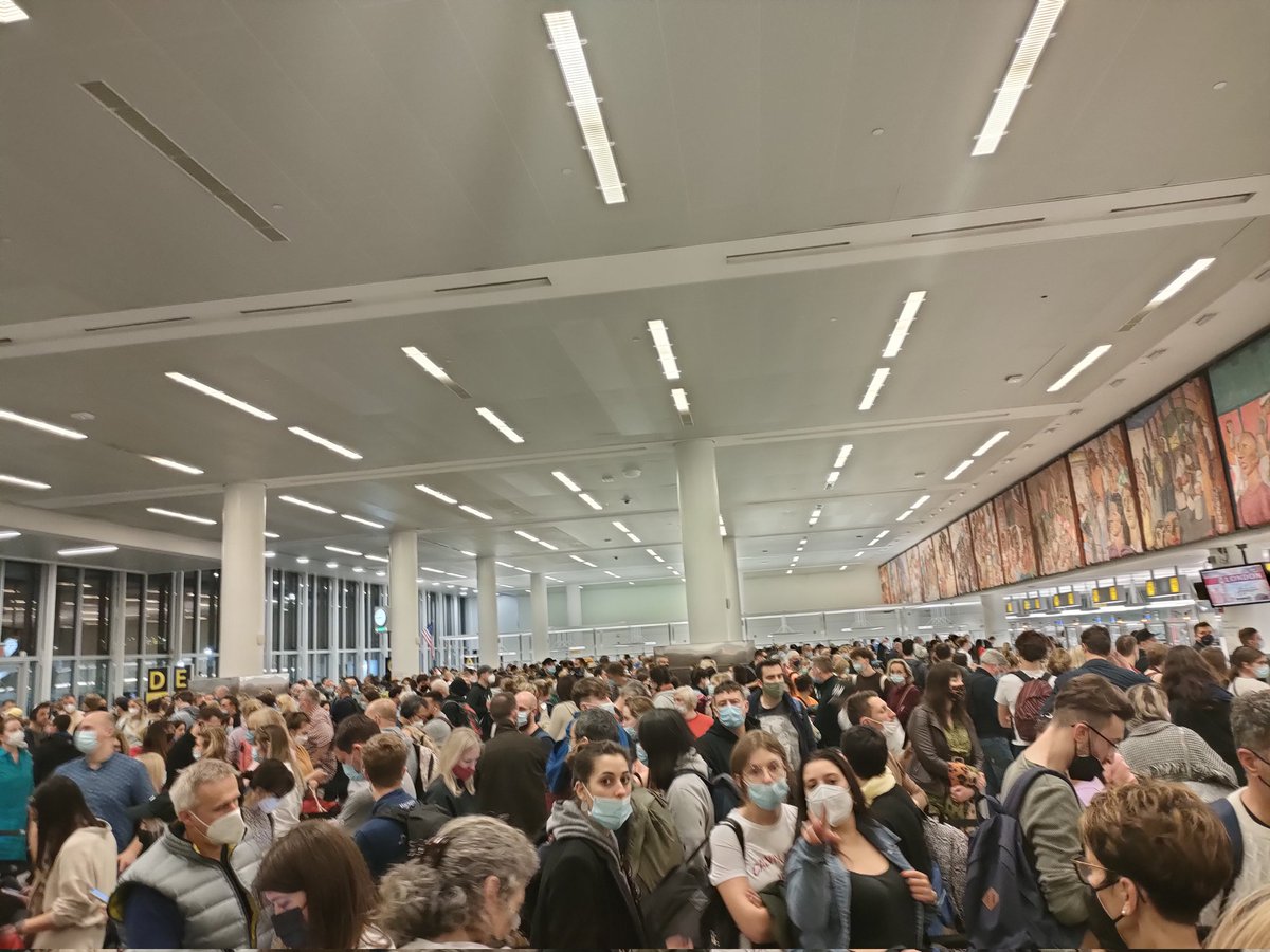 Fedex2001's tweet photo. @JFKairport @CarlGD @CBPNewYorkCity And by the way, I go back to the original question. Everything okay with the covid-19 protocols? Is this not a crowd that your disorganization have generated? https://t.co/gnjcWjorTU