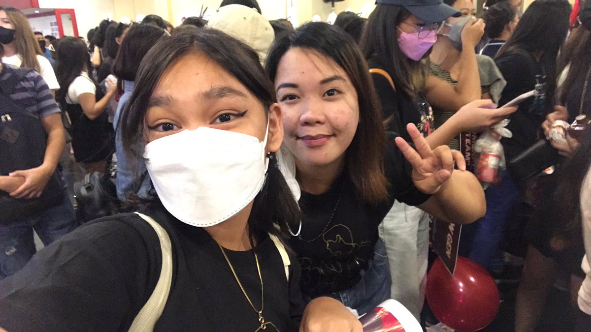 DBsquadmates's tweet photo. โDONBELLE mula noon hanggang ngayon!!โ #iTINKforeverbubbliesNATO grabe ang support natin mga bula ๐ญ dbsm admins at trinoma ๐ @dbsmliz @pewiethecutie TAGSEN HIHnvadesTrinoma
#DonBelle
#HesIntoHerSeason2
#VirtualAssemblyDONBELLE https://t.co/omh65VW5V7