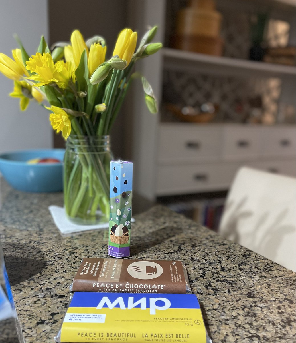 HealthPsychKell's tweet photo. What my friend wanted was a stop into Ten Thousand Villages. What they got was an enthusiastic & somewhat detailed history of Nova Scotia’s very own Peace By Chocolate. #peaceisbeautiful https://t.co/w66r8JdyKv