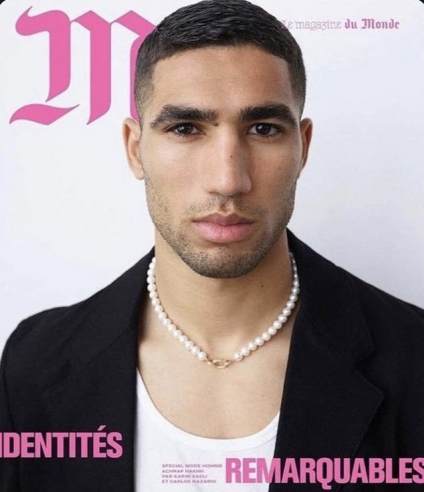 saraakxs's tweet photo. imagine getting mad over a necklace https://t.co/I2ZoZd4Goj