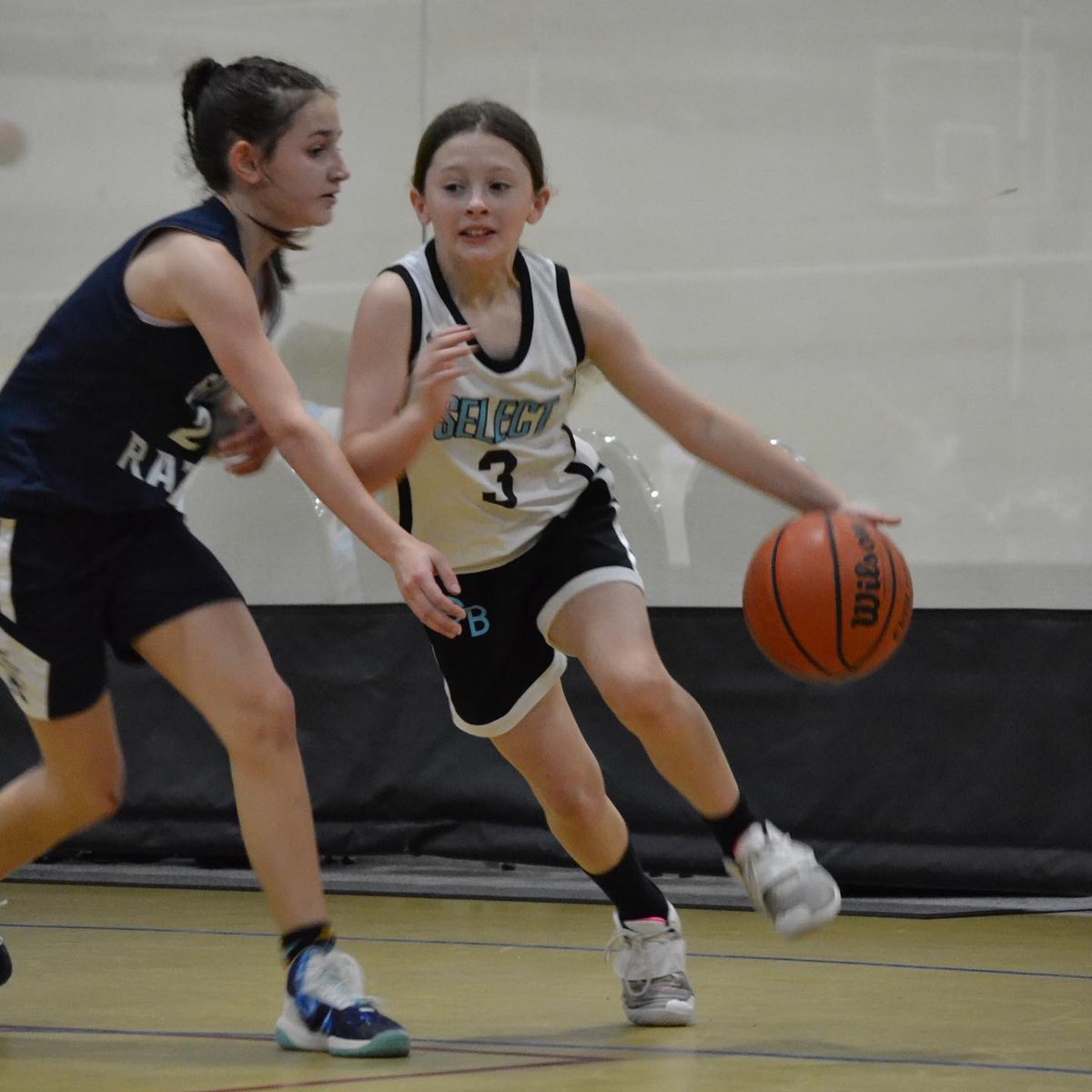 LBGbasketball's tweet photo. #LGBSELECT2028 finished the day 1-1 after an exciting 20-19 win this evening! Back on the court in the AM to contend for a place in the championship game! https://t.co/EFXu7DhSsy