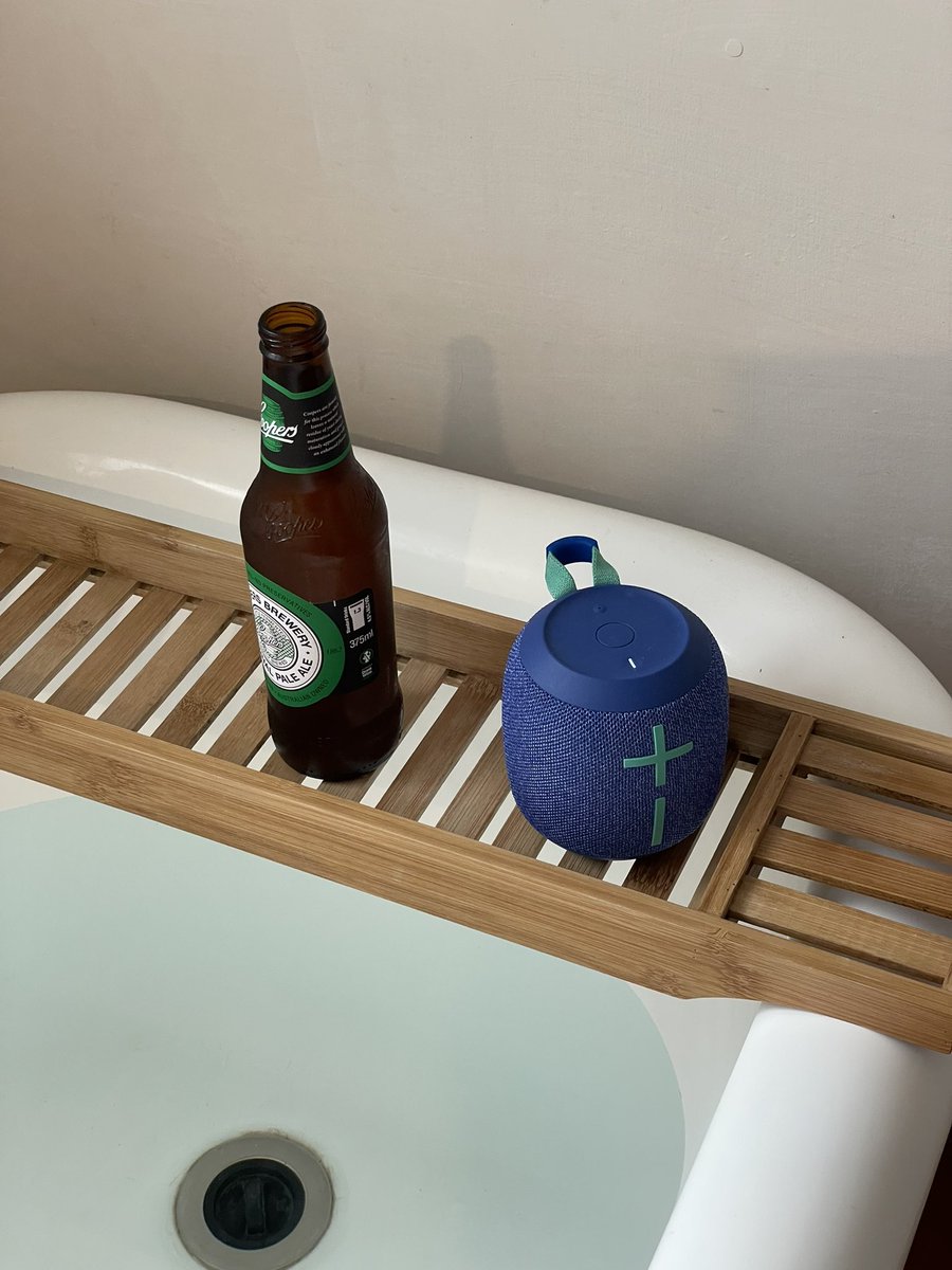 elweb's tweet photo. Listening to @AuspolSnackpod in the bath with a beer. #sunday #WhatElection https://t.co/gFRXwRkRlM