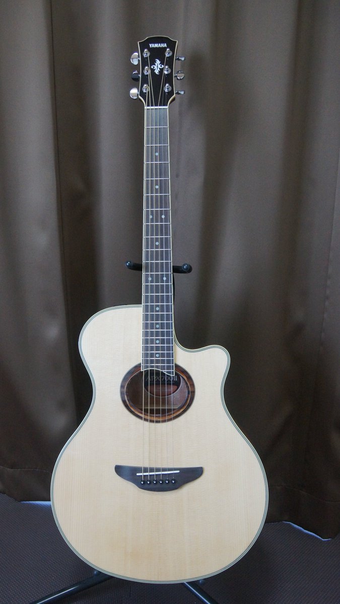 kouki_baro's tweet photo. ギターを2本買っていました😆
YAMAHA APX700ⅱとEpiphone Les Paul(長いから省略)です🎵
使い倒して音楽ライフが充実すればいいな🎵
そして、これで後戻りできない😳

#YAMAHA #エレアコ #APX700 #Epiphone #LesPaul #レスポール #アコギ https://t.co/kSzlc6aaWu