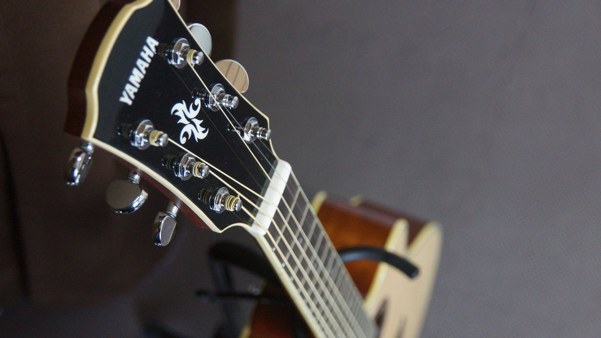 kouki_baro's tweet photo. ギターを2本買っていました😆
YAMAHA APX700ⅱとEpiphone Les Paul(長いから省略)です🎵
使い倒して音楽ライフが充実すればいいな🎵
そして、これで後戻りできない😳

#YAMAHA #エレアコ #APX700 #Epiphone #LesPaul #レスポール #アコギ https://t.co/kSzlc6aaWu