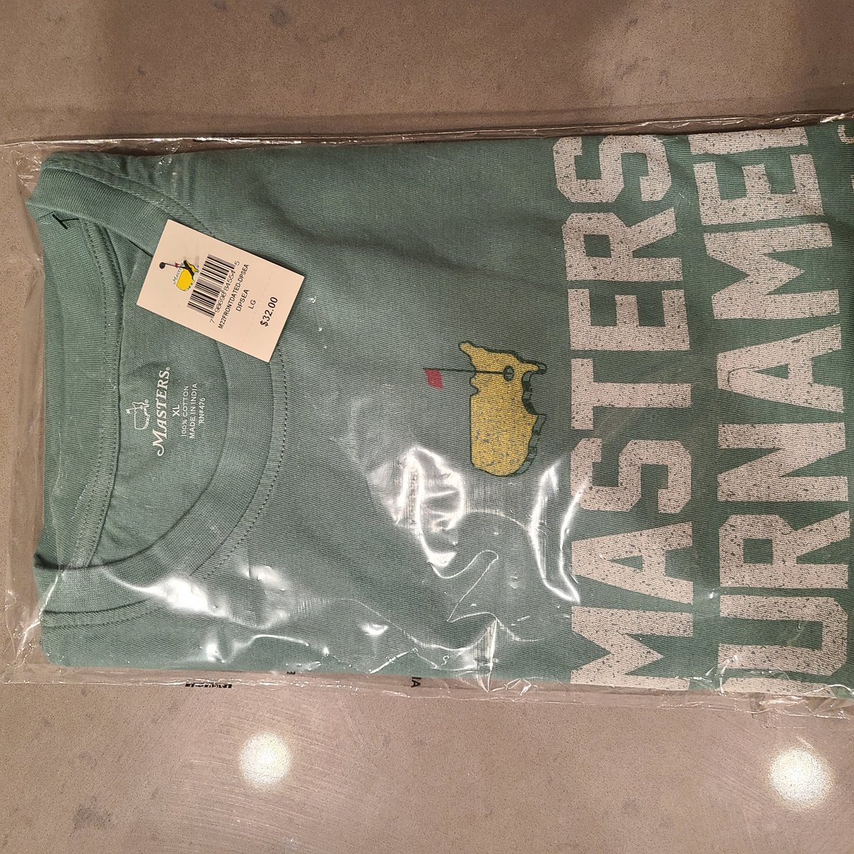 InC_MoWeTrust's tweet photo. @TheMasters anyway you can send me a large in this shirt? I had this UPS'd to my house this week and it's the wrong size 😫. Please help! https://t.co/1n76O8Tt9a