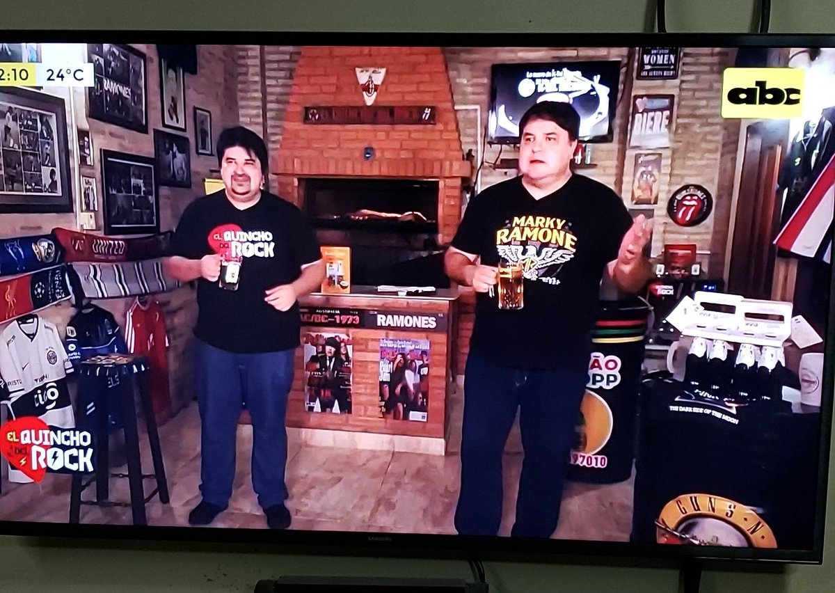 jmareco's tweet photo. @Fedearias77 prendidisimo al programa... quiero la remera de PF https://t.co/SpRm0KMVL3