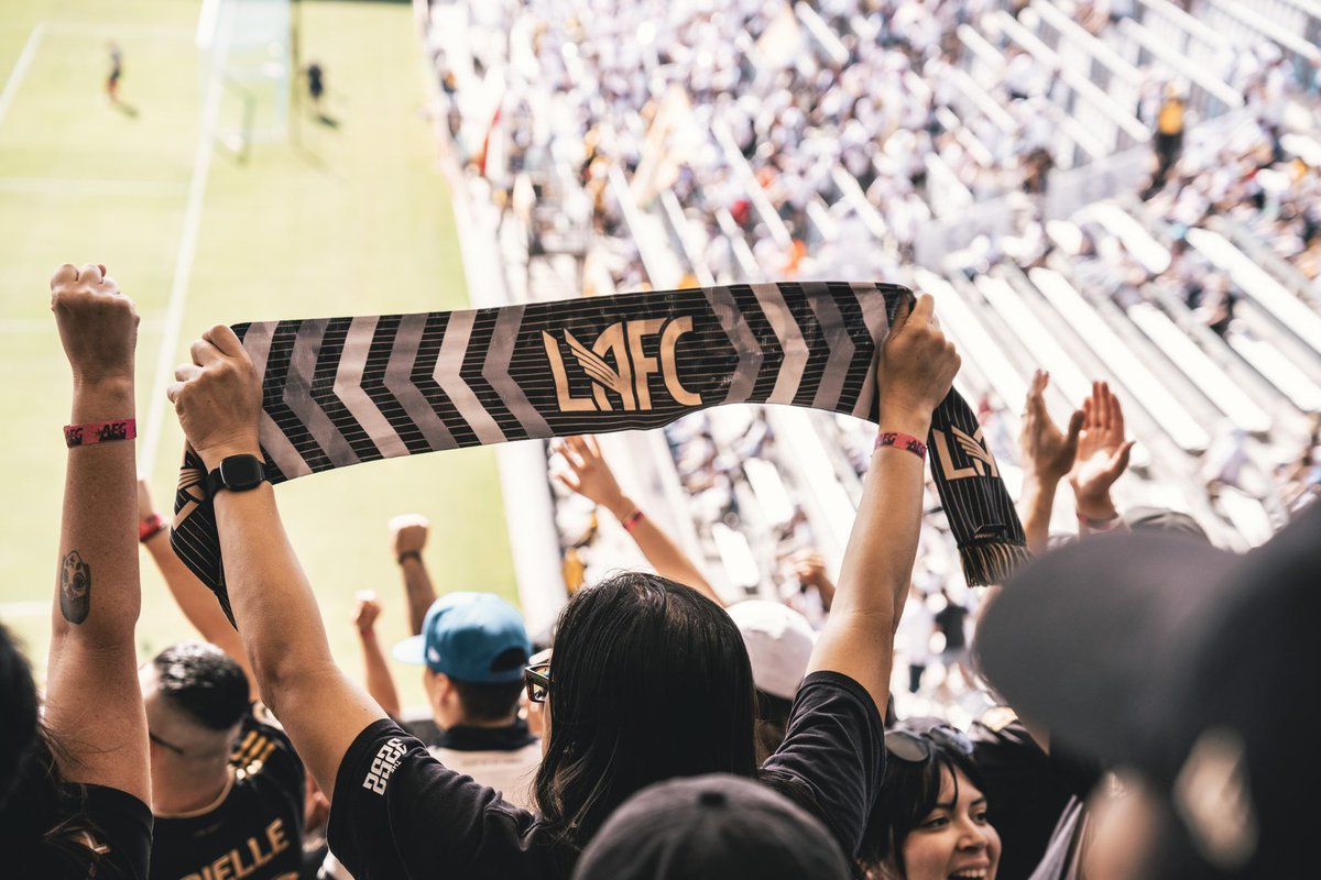 LAFC's tweet photo. Win, lose, or draw. 

The @LAFC3252 are unbeaten. 🖤💛 https://t.co/Xg9oPgsMaF