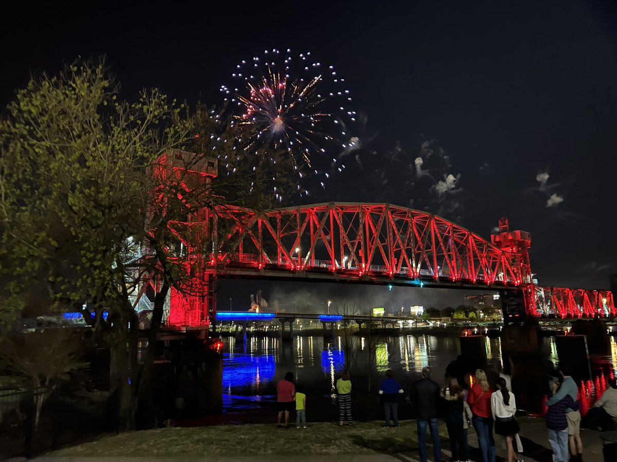 denverpeacock's tweet photo. Loving these fireworks! #LPR300 https://t.co/I9xy3fjEtz