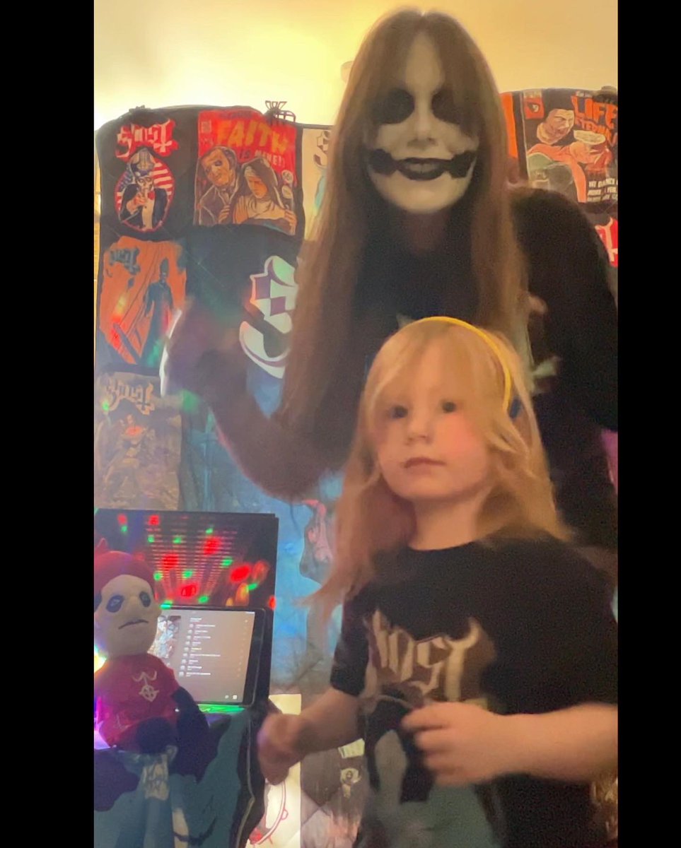kellymayghostee's tweet photo. Dexter & I (& Cardi C ☺️) had fun throwin’ some shapes tonight for the #imperaspillways challenge ❤️👻 Thank you @fauxbiasforge #spillwayschallenge #imperaunholyvestments @thebandGHOST #thebandghost #spillways #ghostspillways #impera #ghostimpera https://t.co/rzSQSeikFR