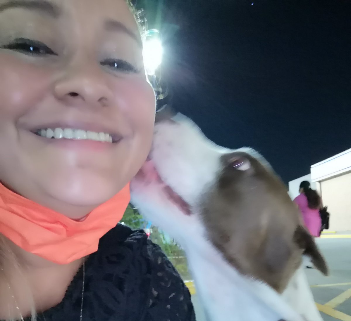 AleNez28139493's tweet photo. Está chulada llamado Ramón lo conocí afuera de Sams y busca donativos, apoyemos y hagamos consciencia para esterilizar. Y ADOPTEMOS🙏, mis perrijos todas y todos fueron y es adoptado "El señor Booster" ,no tienen idea del Amor que dan en agradecimiento 🍊🐶

#Cancun
#adoptemos https://t.co/xSx2UAH6ji