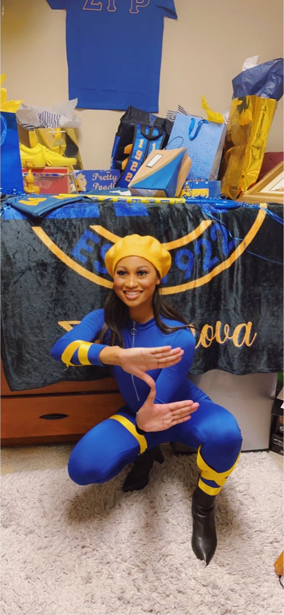 DESTIVYXO's tweet photo. So I did a thing…I’m a PRETTY POODLE now. 🐩💙💛 https://t.co/iYrcB78N6j